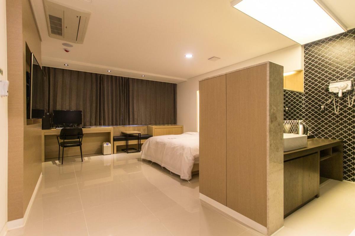The City Hotel Jeonju Exterior foto
