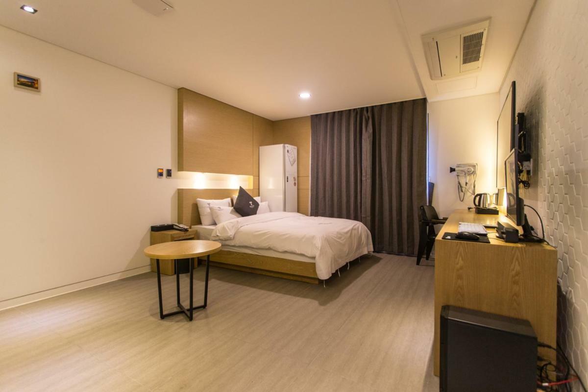 The City Hotel Jeonju Exterior foto