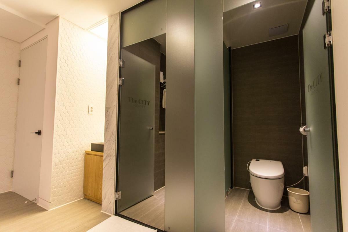 The City Hotel Jeonju Exterior foto